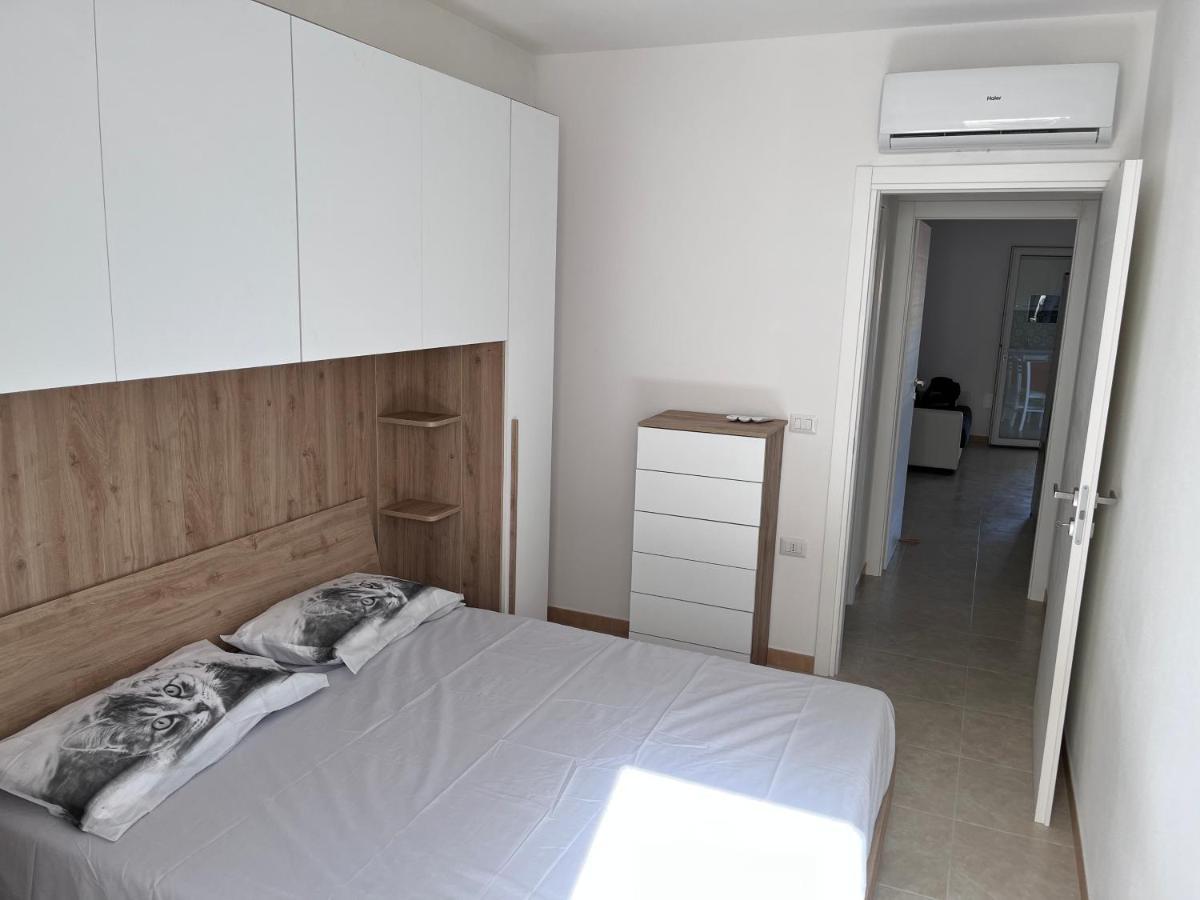 Residence Le Maree Porto Pino Eksteriør billede