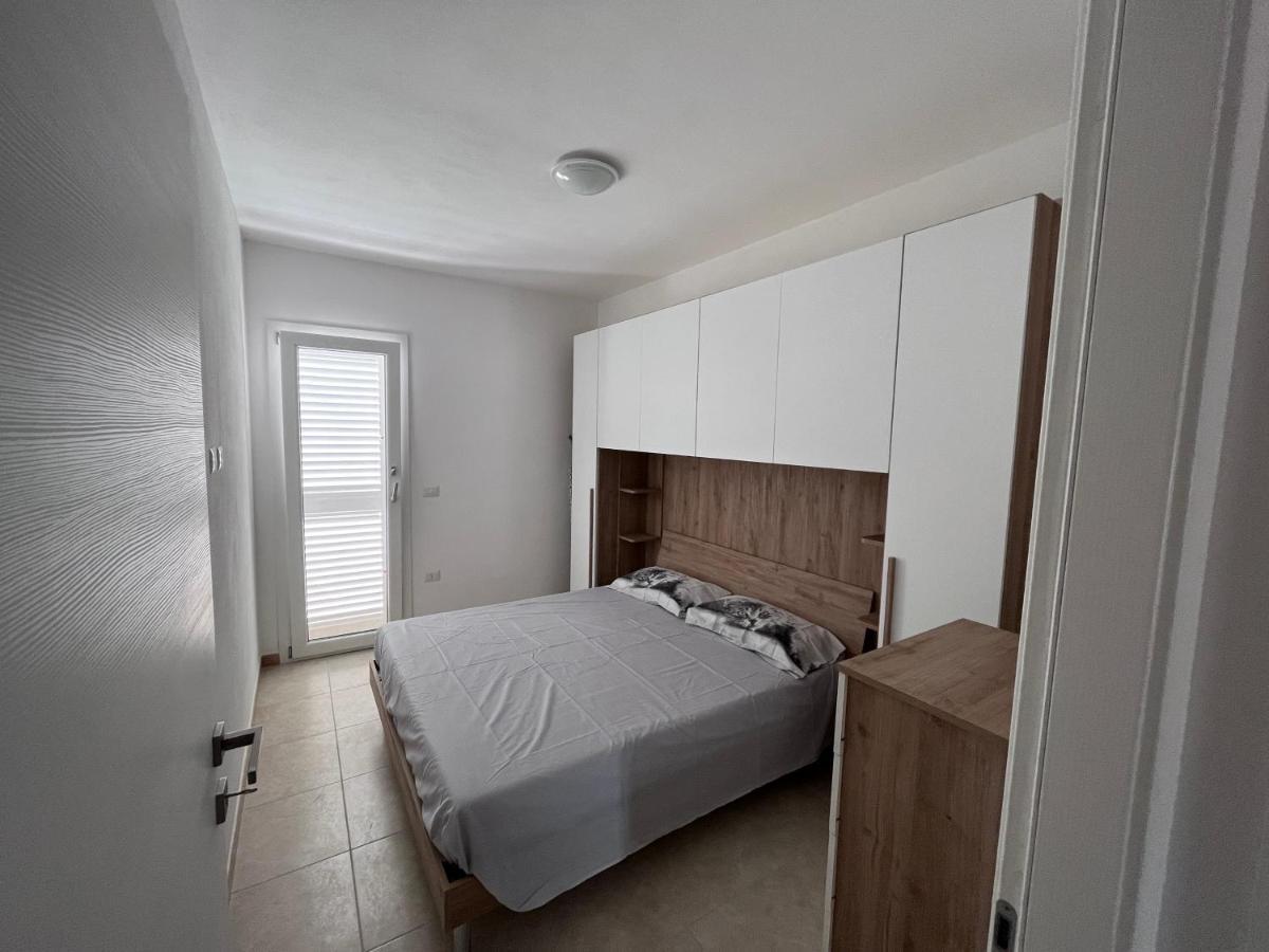 Residence Le Maree Porto Pino Eksteriør billede
